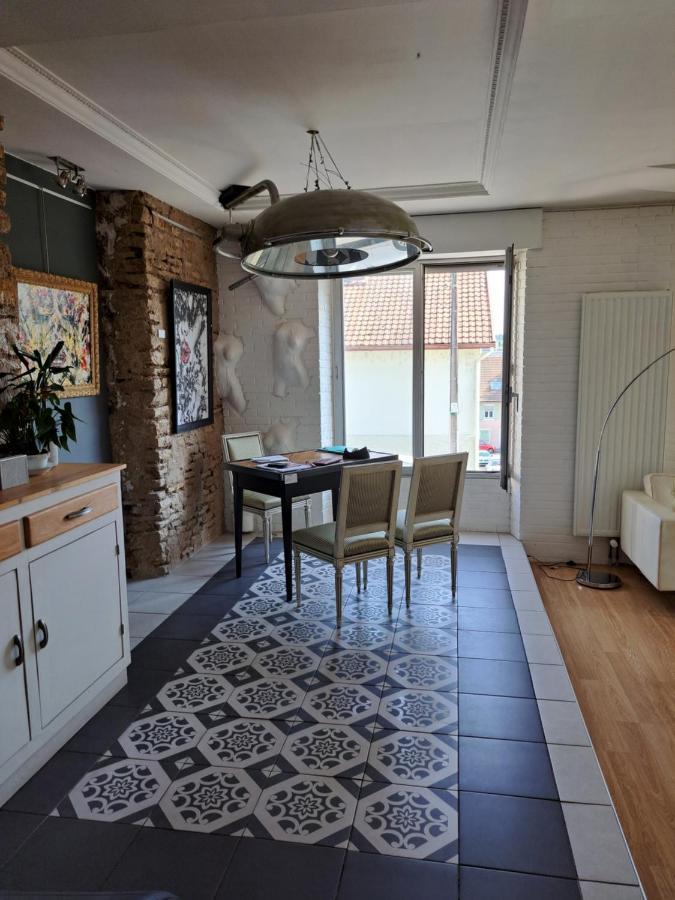 L'Appartement - Chambre Avec Salle De Bains Et Wc Dans Une Galerie D'Art Монбельяр Екстер'єр фото
