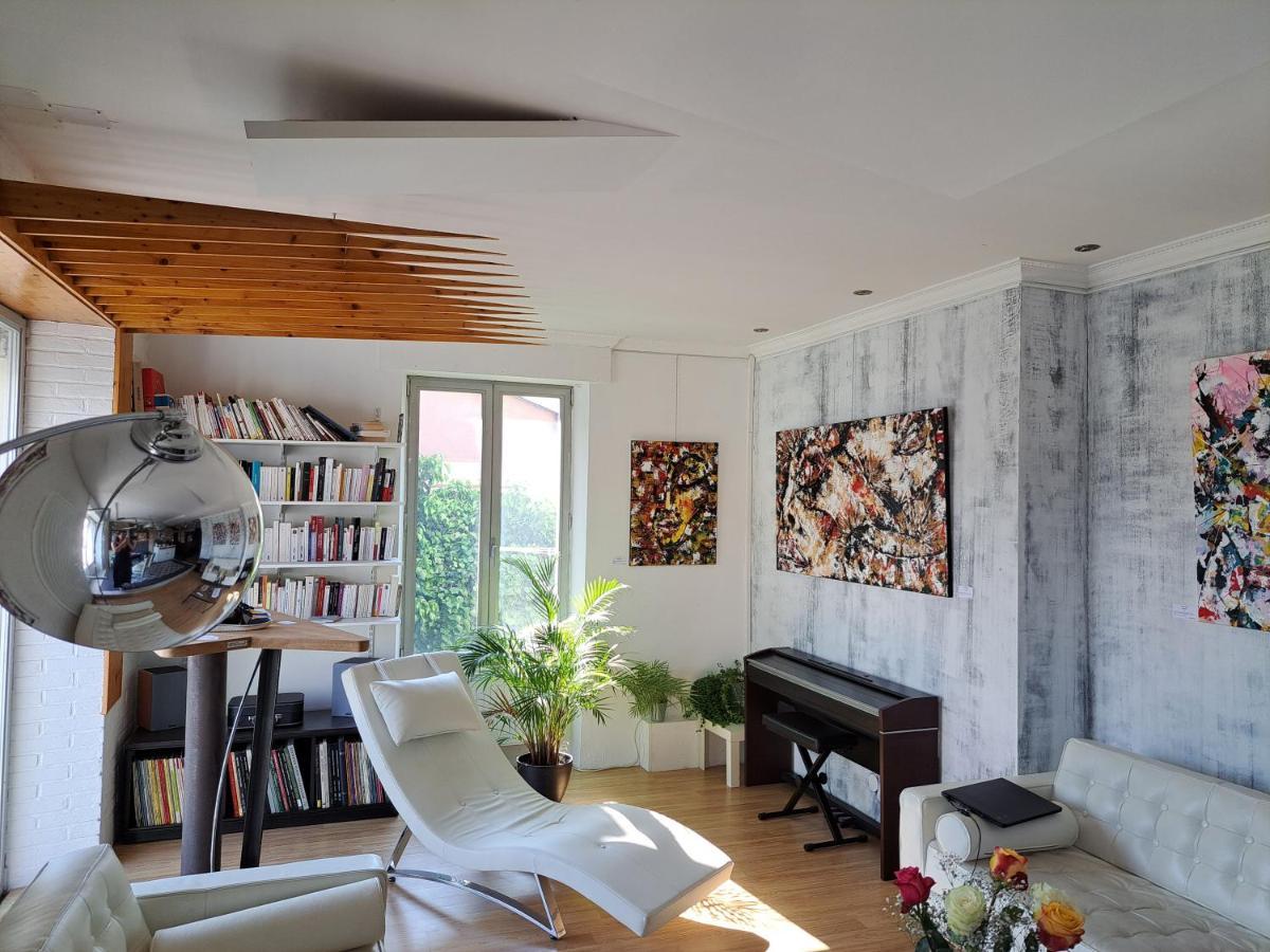 L'Appartement - Chambre Avec Salle De Bains Et Wc Dans Une Galerie D'Art Монбельяр Екстер'єр фото